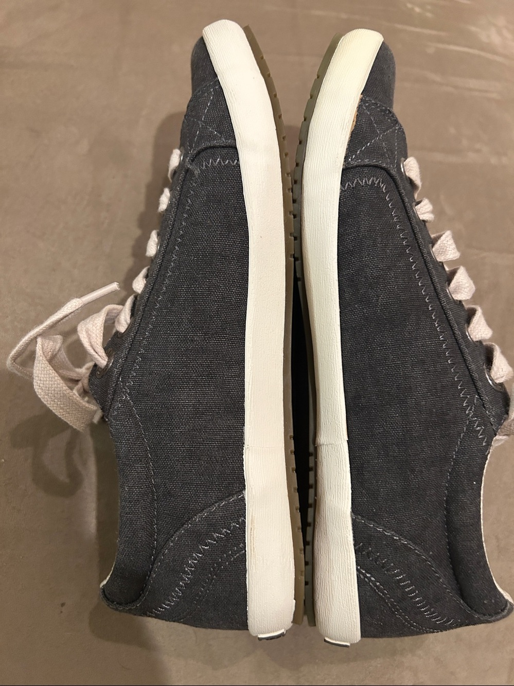 Taos Star Lace Up Sneakers - Picture 5 of 8
